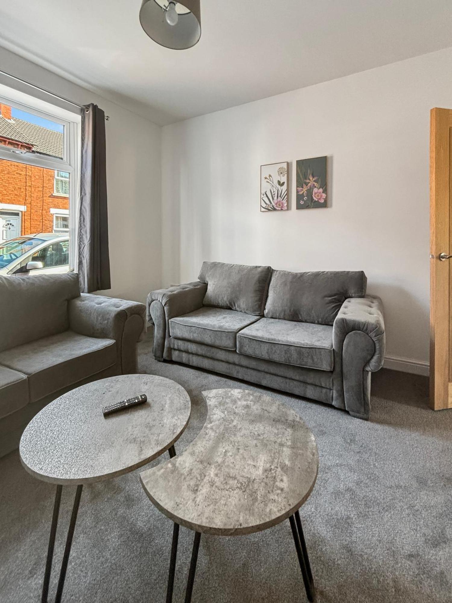 Amaya One -3 Bedroom Townhouse - With Garden - Close To Town Centre - Sleeps 7 Grantham Exterior photo